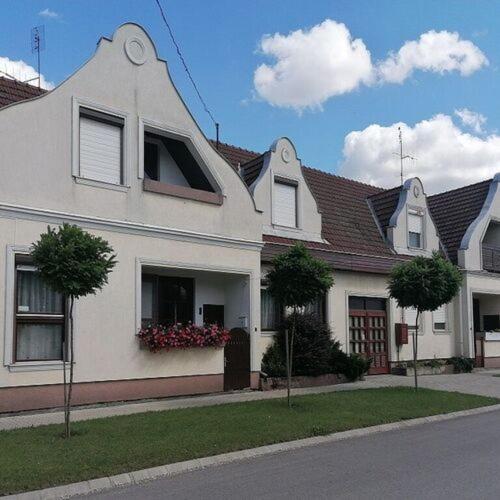 Aranka Apartman Gyula Exteriér fotografie