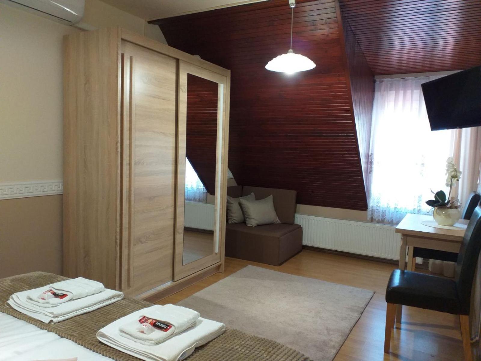 Aranka Apartman Gyula Exteriér fotografie