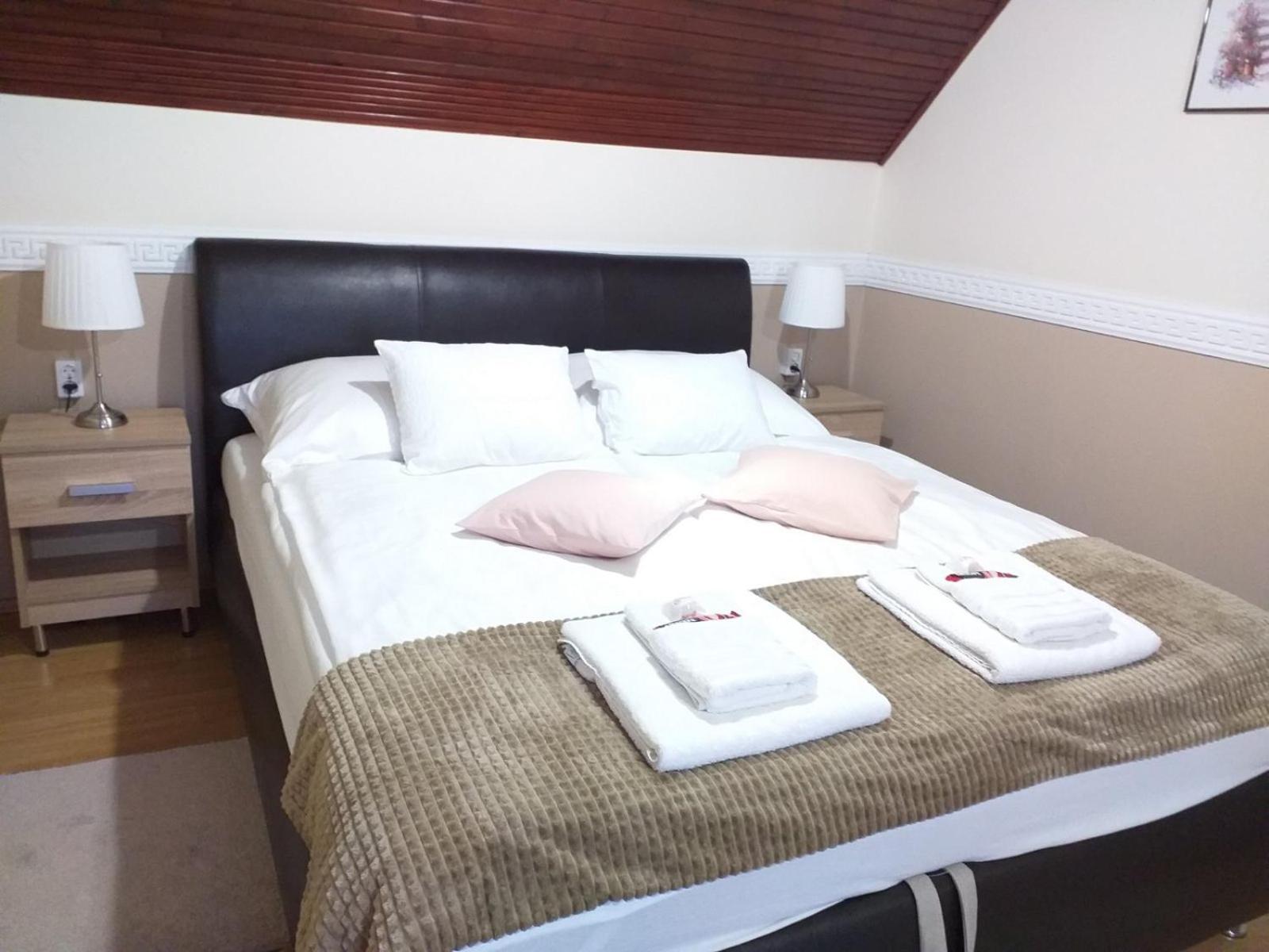 Aranka Apartman Gyula Exteriér fotografie