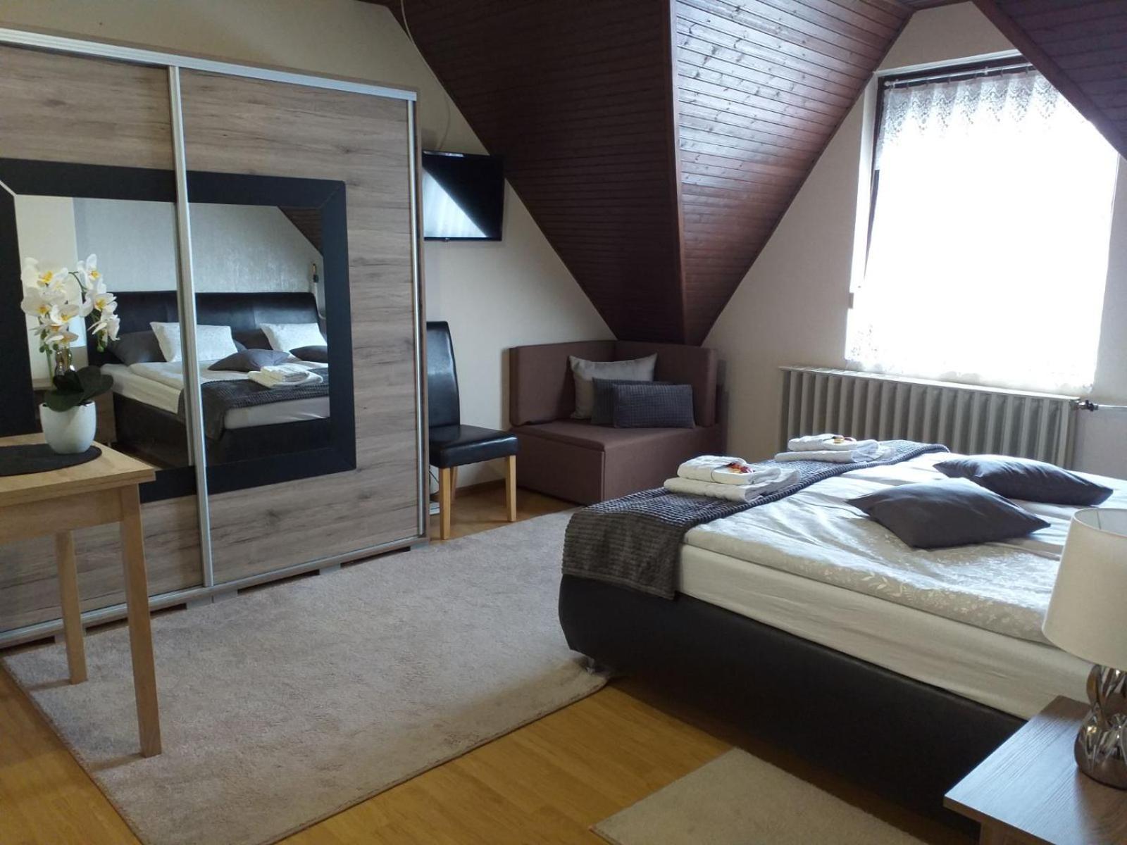 Aranka Apartman Gyula Exteriér fotografie